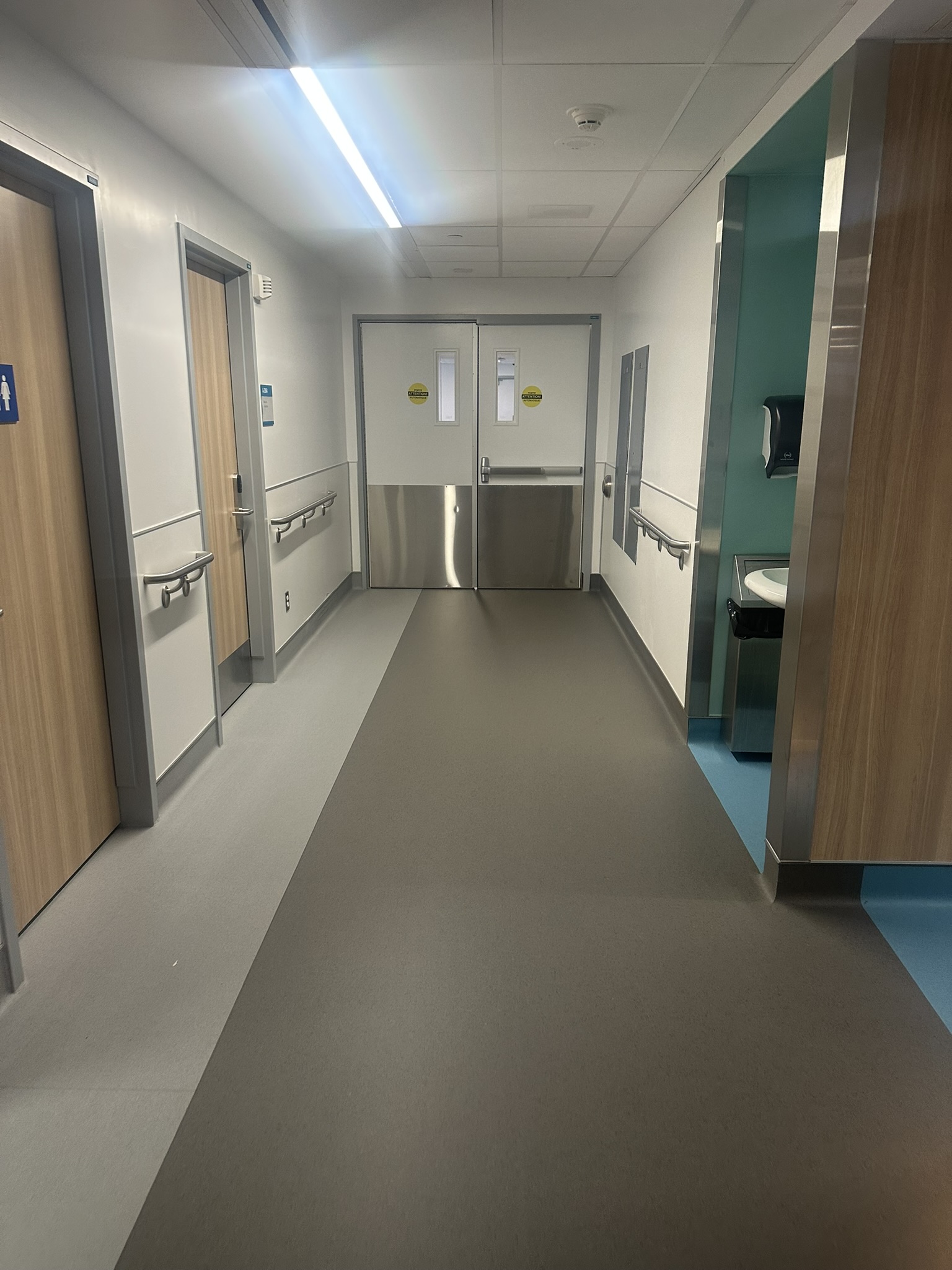 Hospital corridor Uni-Net