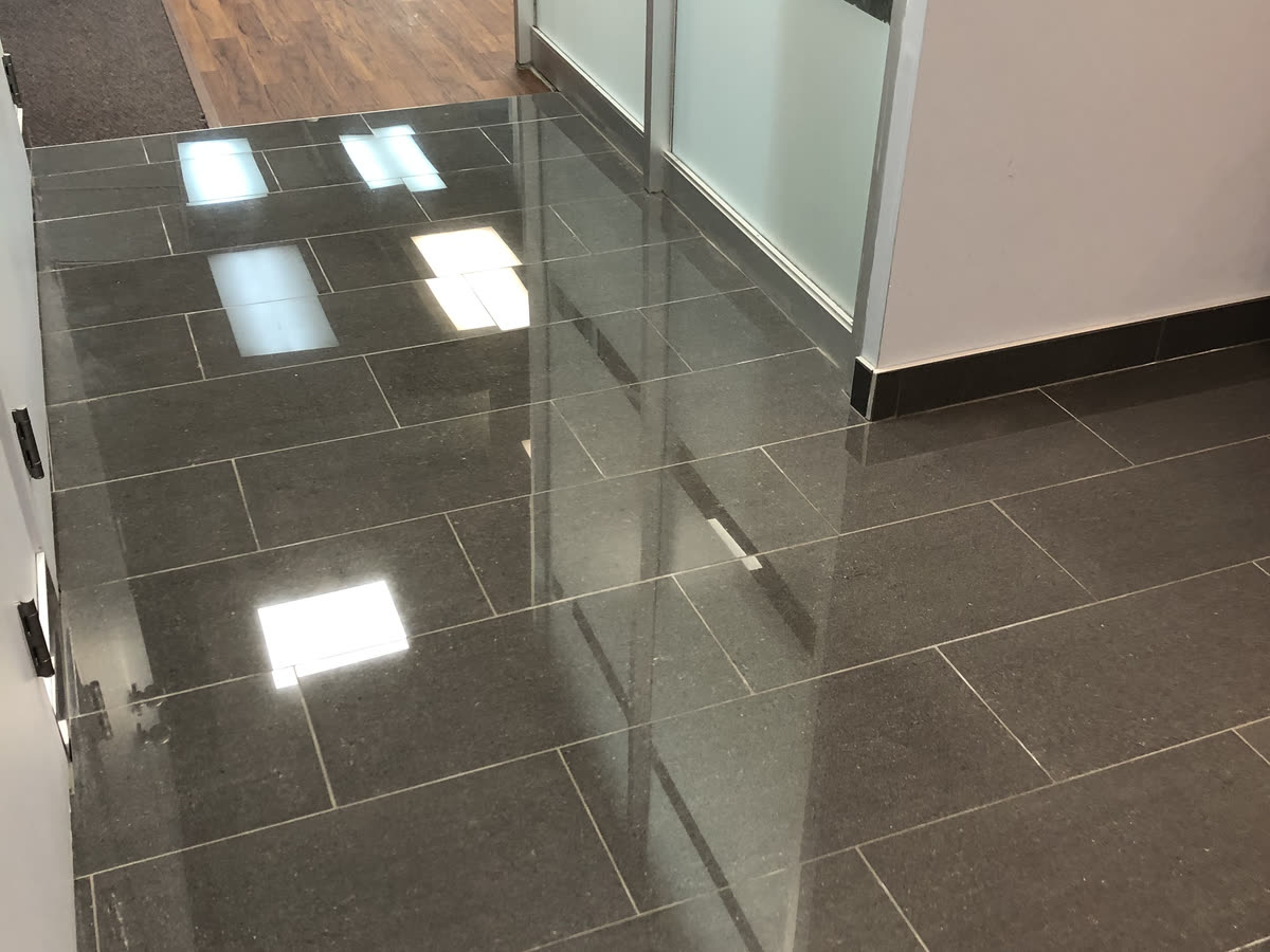 Nettoyage de plancher, bureaux