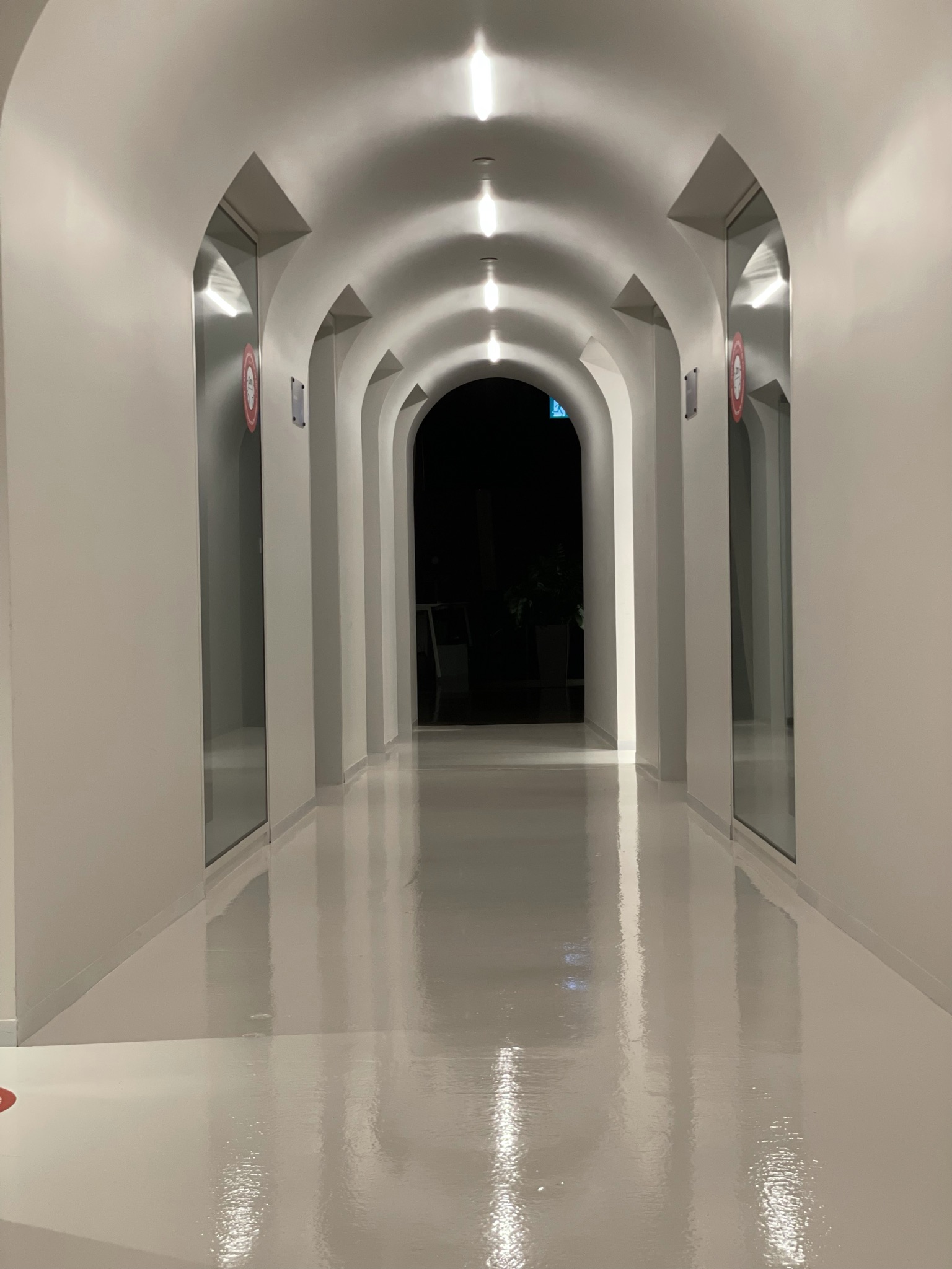 Les Entretiens Uni-Net couloir impeccable